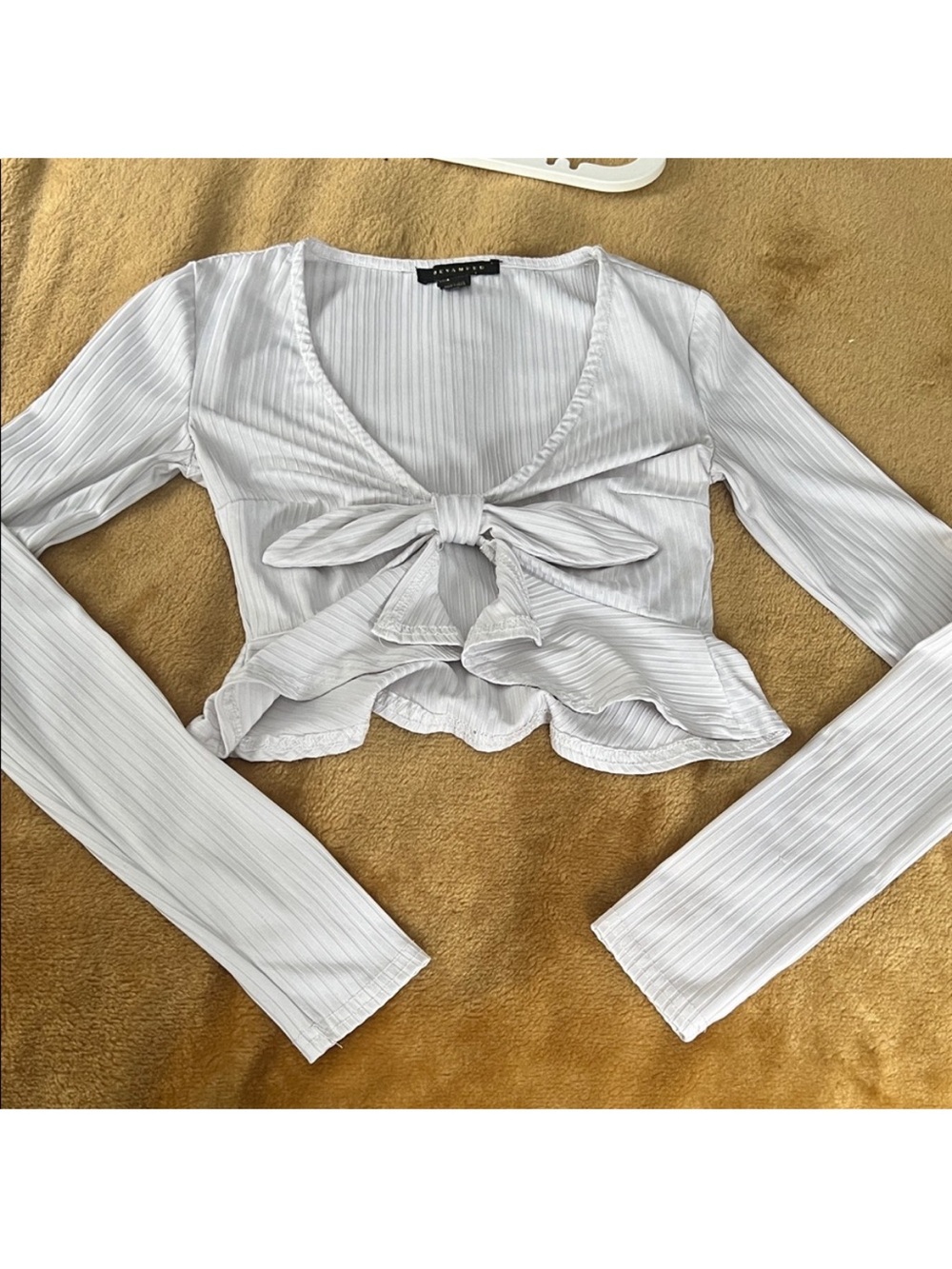 Revamped • Women’s XS • White/Silver • Ribbed Tie-Front Peplum Long Sleeve Top - Picture 8 of 8